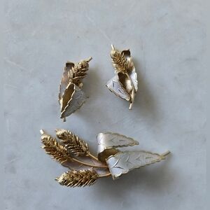 Vintage clip on earrings and brooch set pinecones